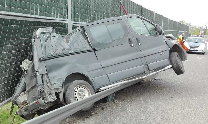 Wypadek na trasie S7 pod Białobrzegami. W Starym Goździe...