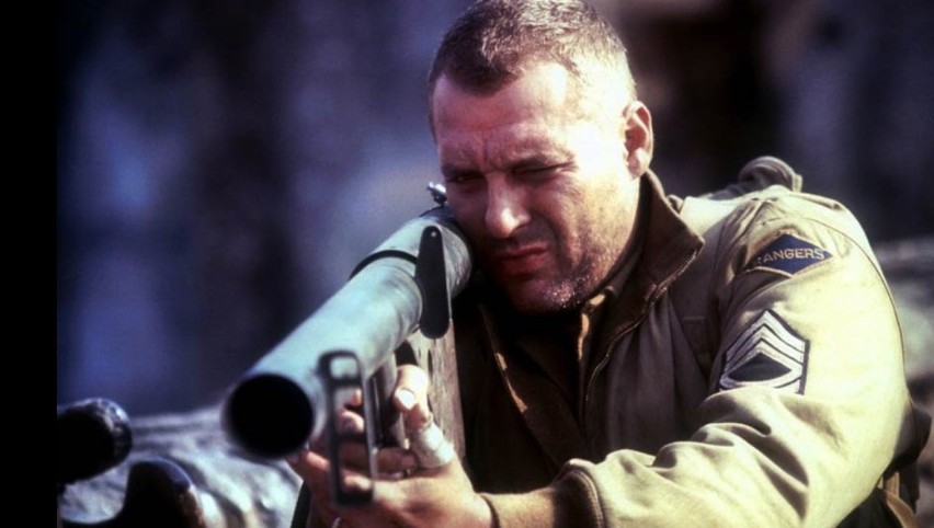 Tom Sizemore jako sierżant Mike Horvath w „Szeregowcu Ryanie" (1998)
