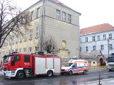 Gaz pieprzowy rozpylono w gimnazjum. Wezwano Policję, straż pożarną i pogotowie