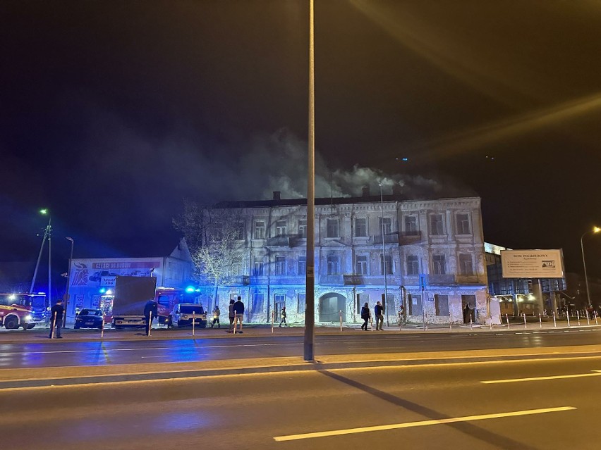Pożar kamienicy przy Dąbrowskiego 14 w Białymstoku