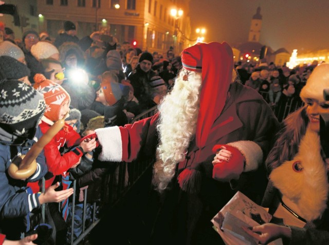 Święty Mikołaj z Rovaniemi w Finlandii odwiedzi Białystok. Będzie się można z nim spotkać, zrobić sobie zdjęcie i uścisnąć mu dłoń.