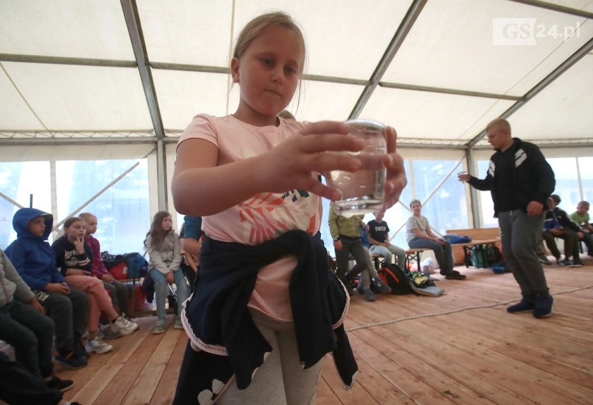 Wychowankowie Półkolonii Żeglarskiej Centrum Żeglarskiego w...