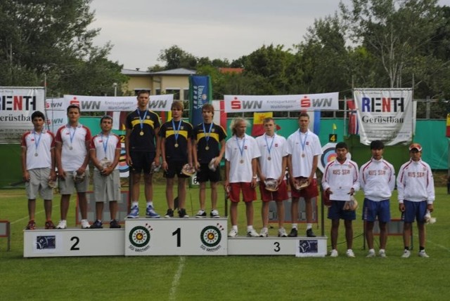 Nasi kadeci zdobyli w niemieckim Winnenden brązowy medal. Hubert Soboń ze Stelli Kielce pierwszy z prawej na trzecim stopniu podium.