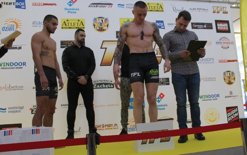 [WIDEO, ZDJĘCIA] Zawodnicy już po ważeniu. W sobotę wielka gala MMA, Radom - Reszta Świata