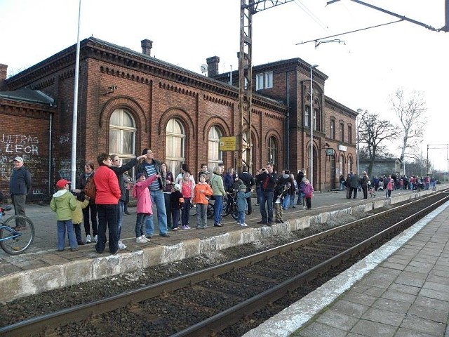 Burmistrz Trzemeszna nie zamierza przejmować budynku dworca kolejowego