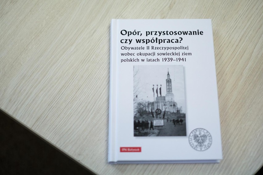 Publikacja wydana przez białostocki IPN (red. Piotr Kardela,...