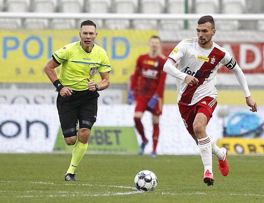 ŁKS - Zagłębie. Maksymilian Rozwandowicz wraca na stadion przy al. Unii