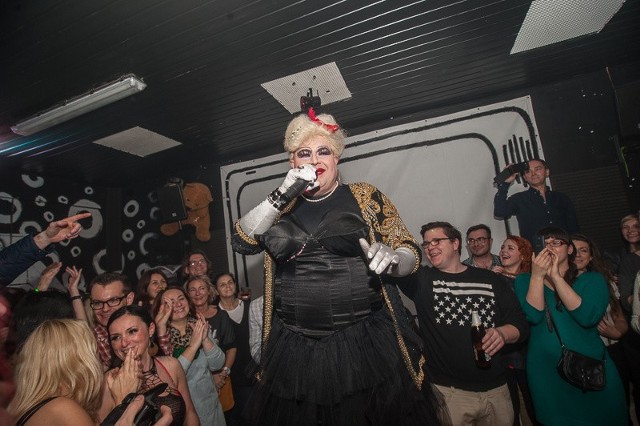 Drag Queen Żaklina wystąpiła w SłupskuDrag Queen Żaklina wystąpiła w słupskiej Domowce