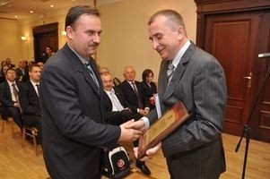 W plebiscycie Gazety Współczesnej na Superfirmę 2009 Prefbet zdobył tytuł lidera powiatu łomżyńskiego