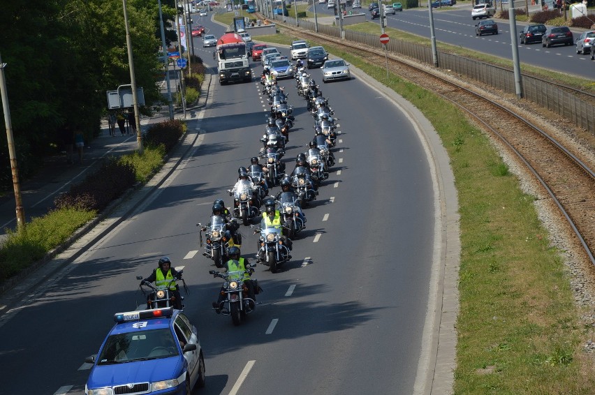 Wrocław: Kilkudziesięciu motocyklistów przejechało przez centrum miasta (ZDJĘCIA)