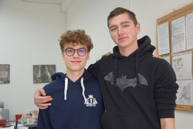 Sieradz oddaje krew dla Ukrainy.Szymon i Mateusz przyszli po raz pierwszy
