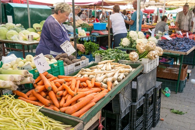 Ceny pod Halą Targową: marchew 5 zł