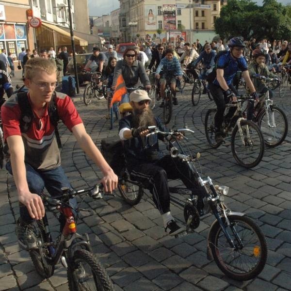 Kawalkada rowerzystów ruszy z placu Wolności.