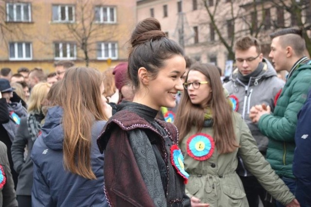 Polonez na rynku w Zabrzu. Studniówka 2016