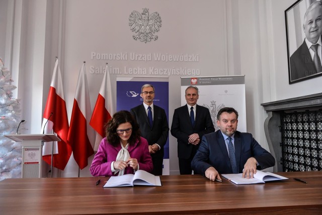 Podpisanie umowy na dofinansowanie m.in. na budowę linii tramwajowej w ul. Nowej Bulońskiej Północnej, Nowej Warszawskiej oraz rozbudowę infrastruktury tramwajowej w Gdańsku, 13 grudnia 2017