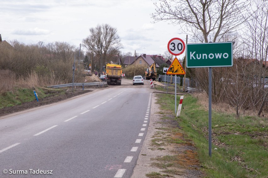 Powiat stargardzki. Trwa przebudowa drogi przez Kunowo w gminie Kobylanka. ZOBACZ ZDJĘCIA