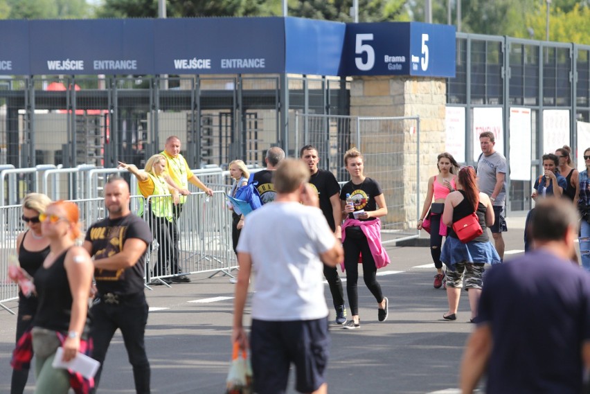 Guns N' Roses: kolejka do wejścia na stadion