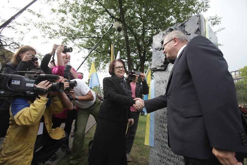 W Katowicach odsłonięto popiersie Henryka Mikołaja Góreckiego [ZDJĘCIA]