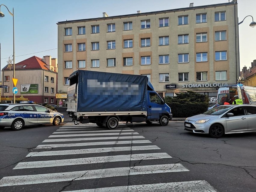 Kobieta potrącona na przejściu dla pieszych