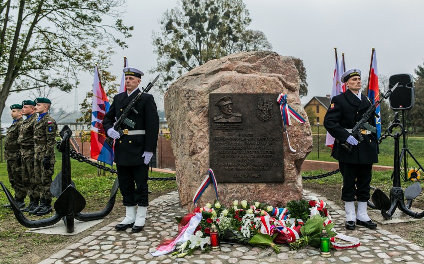 Uroczystość odsłonięcia w Brdyujściu pomnika,...