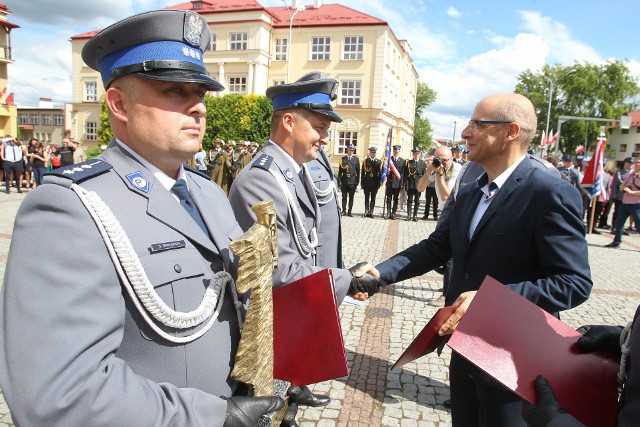 W czwartek w Nisku odbyły się wojewódzkie obchody święta policji z udziałem funkcjonariuszy, przedstawicieli Kościoła, komendy wojewódzkiej i głównej oraz redakcji Nowin.