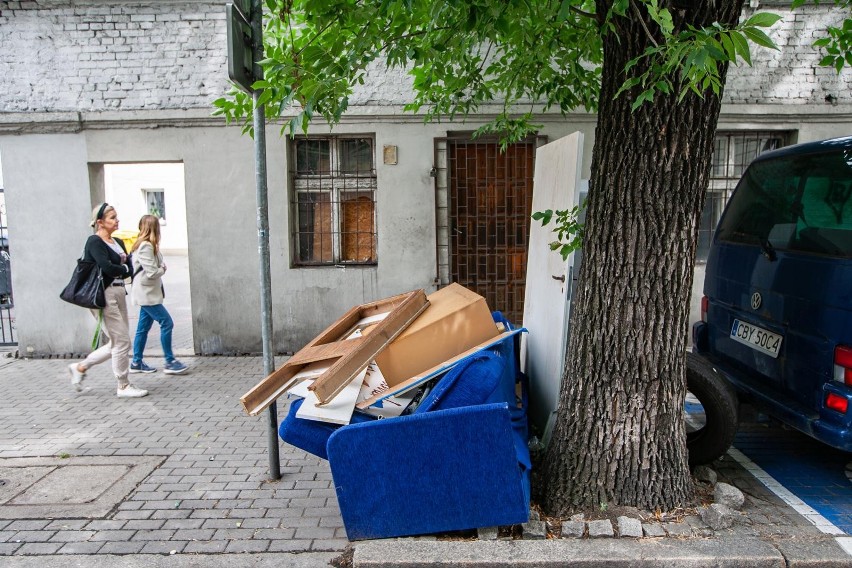 "Tego bałaganu nie da się znieść" - mówią mieszkańcy ulicy Mazowieckiej w Bydgoszczy