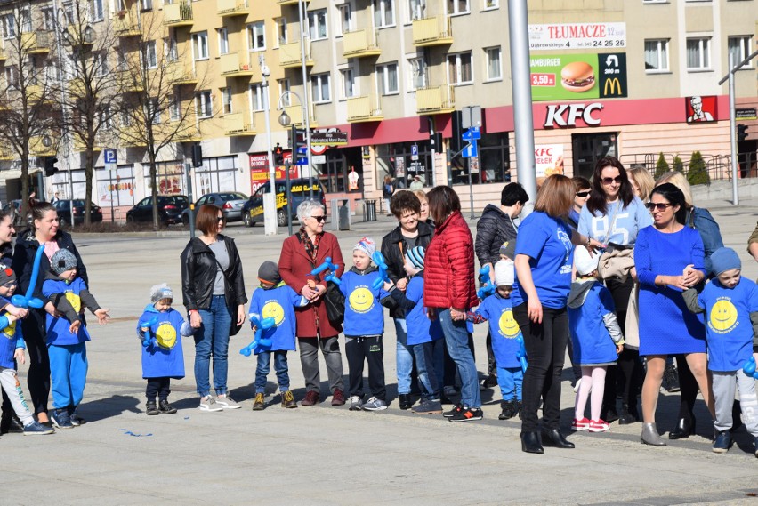 „Przystanek autyzm” to happening w Dzień Autyzmu na placu...