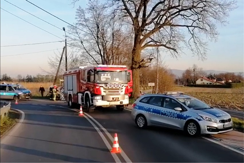 Do wypadku doszło na łuku ul. Bronowskiej w rejonie ul....
