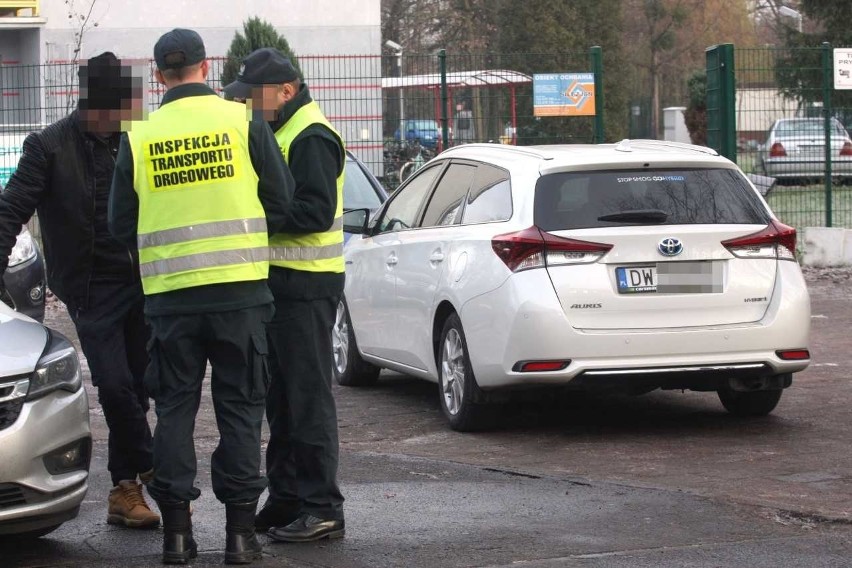 Nalot na Ubera we Wrocławiu. Kierowcom grożą kary [ZDJĘCIA, FILM]