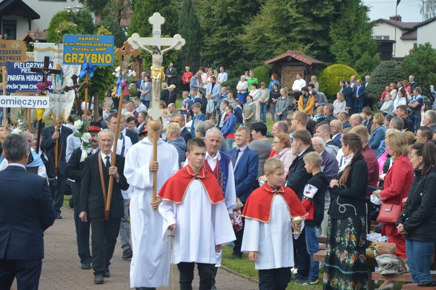 Tłumy wiernych przybyły na wrześniowy Odpust Narodzenia Najświętszej Maryi Panny w Sianowie. Zdjęcia