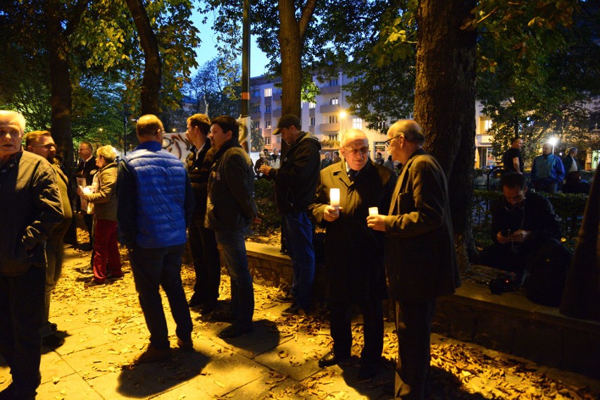 Suweren mówi NIE - protest przed sądem w Opolu