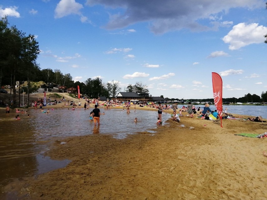 Rybakówka Święty Spokój w Żerominie koło Łodzi. Plaża i atrakcje dla dzieci w Rybakówce Zobacz nowe miejsce wypoczynku! 2.08.2020