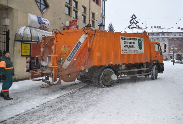 Szczecinek będzie też musiał ogłosić przetarg na odbiorcę śmieci z miasta, na razie większość odpadków wywozi PGK.