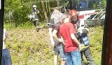 Groźny wypadek na DK86 w Preczowie: Zderzenie samochodu z busem piłkarzy Warty Zawiercie