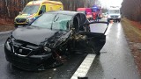 Czołowe zderzenie busa i samochodu osobowego między Widełką a Głogowem Małopolskim