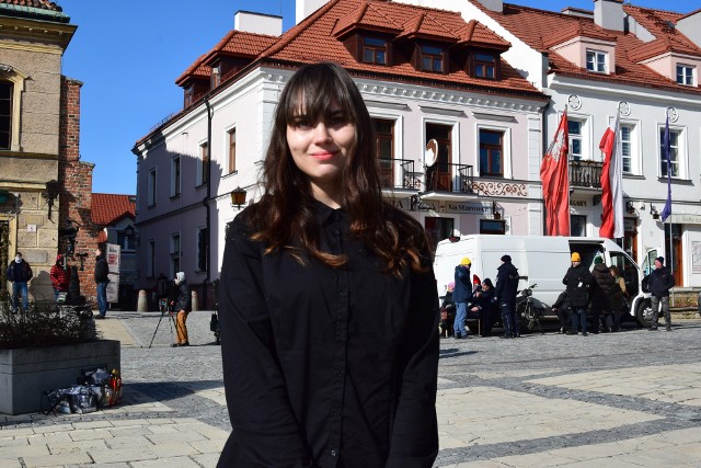 We wtorek 1 marca pojawiła się nowa, ale jakże piękna twarz. To Wiktoria Pikus, uczennica III klasy Katolickiego Liceum Ogólnokształcącego imienia Marcina Popiela w Ostrowcu Świętokrzyskim.