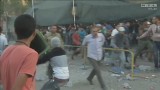 Lesbos, Grecja. Uchodźcy biją się na wyspie, Grekom puszczają nerwy (wideo)