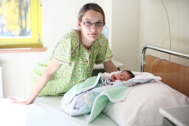 Maleńka Laura urodziła się w starym pawilonie ginekologicznym miejskiego szpitala, ale tuż po porodzie wspólnie z mamą trafiły do nowego obiektu.