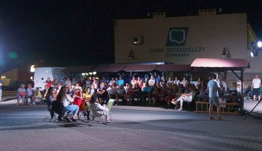 Spektakl „Bałtyk Story” ostrowskiego Teatru Bazar wystawiony w Nurze. Zdjęcia