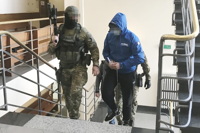 Posiedzenia aresztowe w Sądzie Rejonowym w Słupsku w maju. Z 6 aresztowanych wówczas osób w areszcie pozostały 2