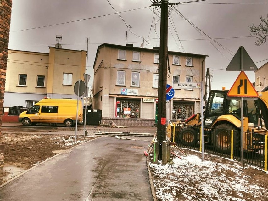 Dąbrowa Górnicza: walec uszkodził kostkę na nowych przejściach. Konieczna jest wymiana 