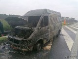 Pożar busa na opolskim odcinku autostrady A4. W akcji gaśniczej wzięły udział trzy jednostki straży pożarnej z Niemodlina