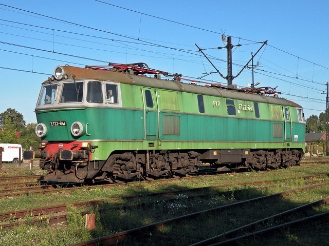 Pafawag 201E - bardzo popularna w Polsce lokomotywa elektryczna produkowana w latach 1969-1989