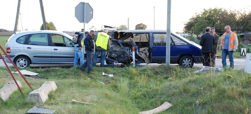 Wypadek na przejeździe kolejowym. Ranna rowerzystka [zdjęcia]