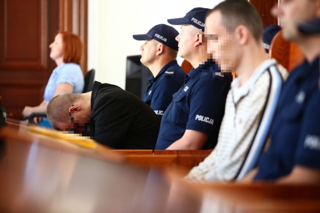 Sąd Okręgowy w Radomiu skazał obu mężczyzn na 12 i 10 lat więzienia i 150 tysięcy złotych zadośćuczynienia dla poszkodowanego Dominika z Katowic.