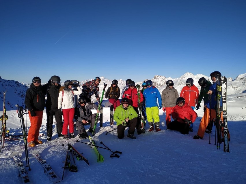 Znane osoby z Kielc w największym kurorcie narciarskim świata - Val Thorens. Są sportowcy, lekarze, prawnicy i politycy [DUŻO ZDJĘĆ]