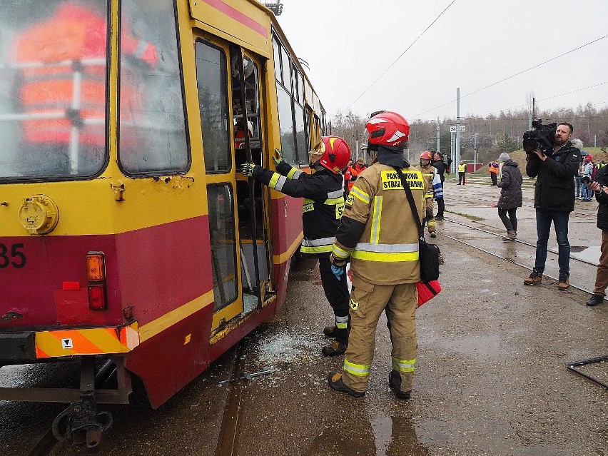 Łódź: poważny wypadek w zajezdni tramwajowej, 40 osób...