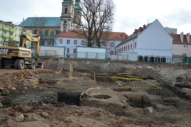 Badaniami archeologicznymi w 2021 roku objęto duży teren 27 arów w centrum Nysy.