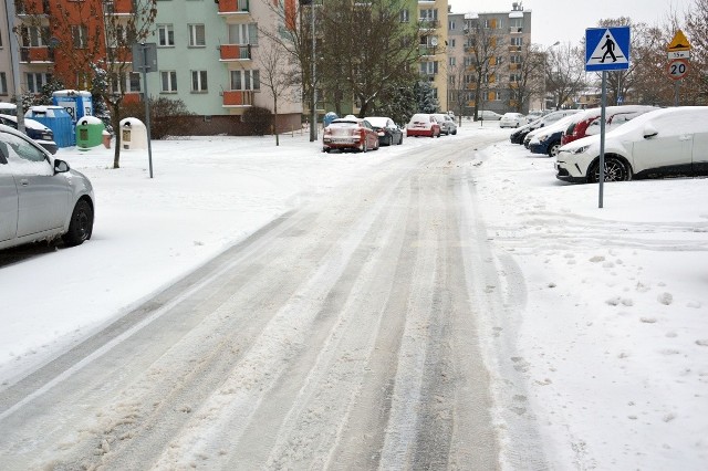 Zaśnieżone ulice w Stalowej Woli. Więcej na kolejnych slajdach >>>