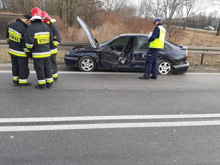 Wypadek czterech samochodów na DK8. Jedna osoba ranna [ZDJĘCIA]